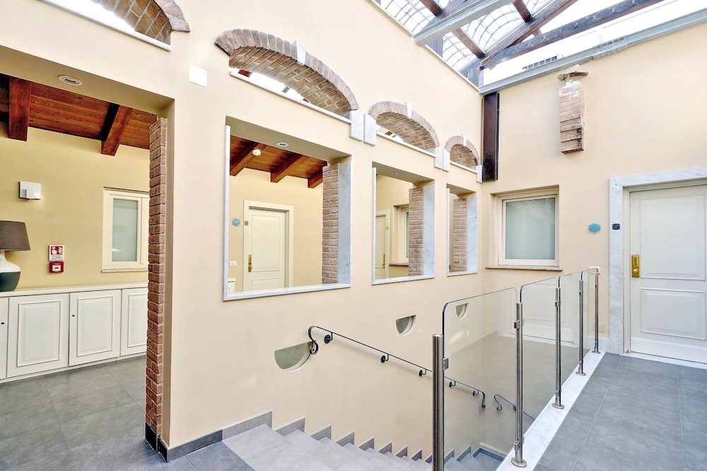 Hotel Camelia — Hotel building in Rome, Lazio