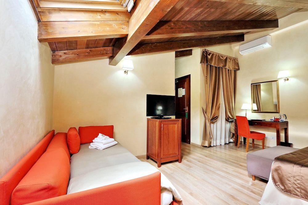 Hotel Camelia — Hotel rooms in Rome, Lazio