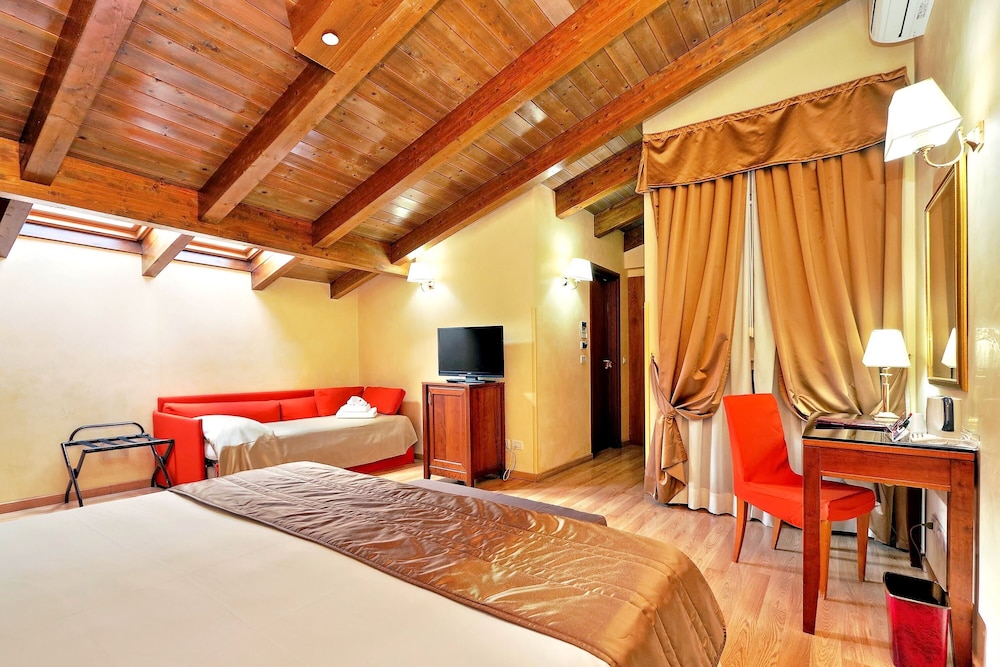 Hotel Camelia — Hotel rooms in Rome, Lazio