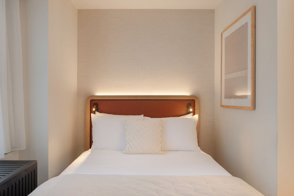 Aura Hotel Times Square — Hotel rooms in New York City, New York State
