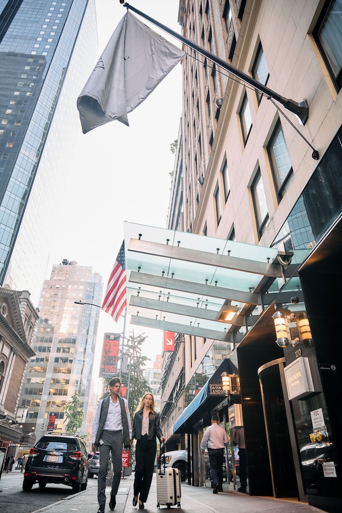 Aura Hotel Times Square — Attractions in the area in New York City, New York State
