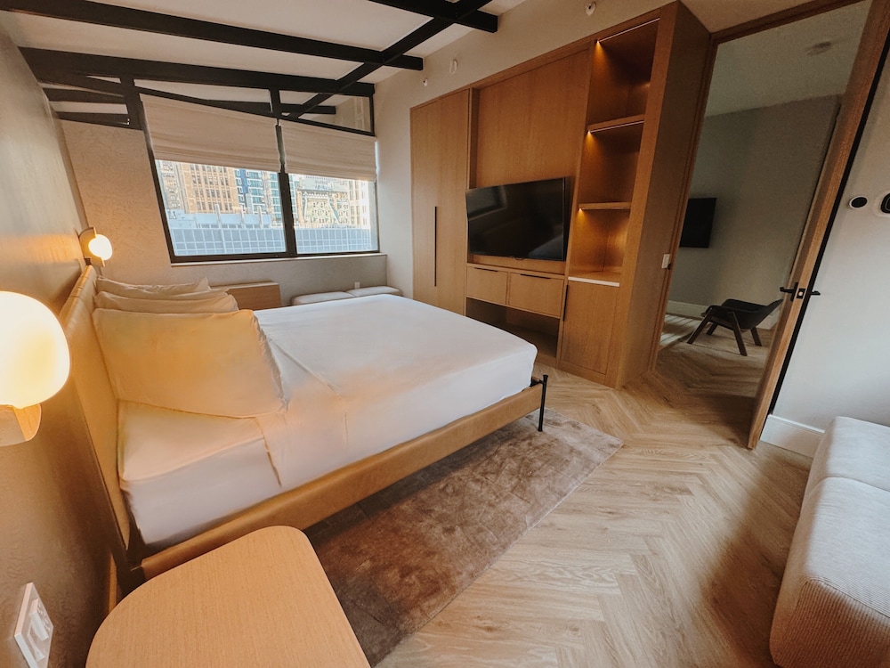 Aura Hotel Times Square — Hotel rooms in New York City, New York State