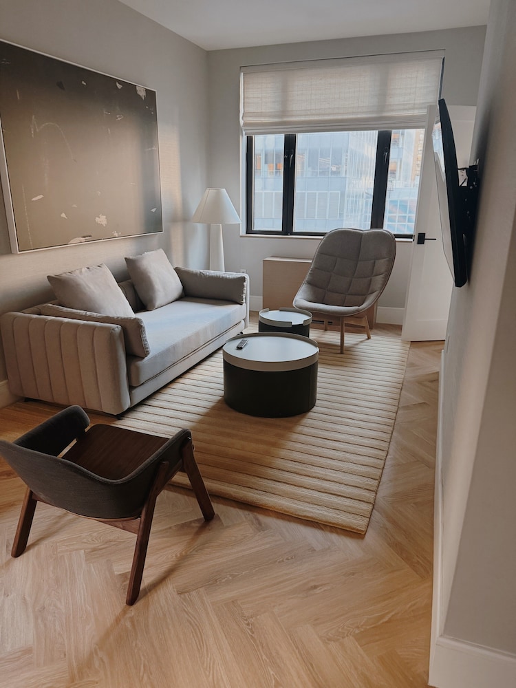 Aura Hotel Times Square — Hotel rooms in New York City, New York State