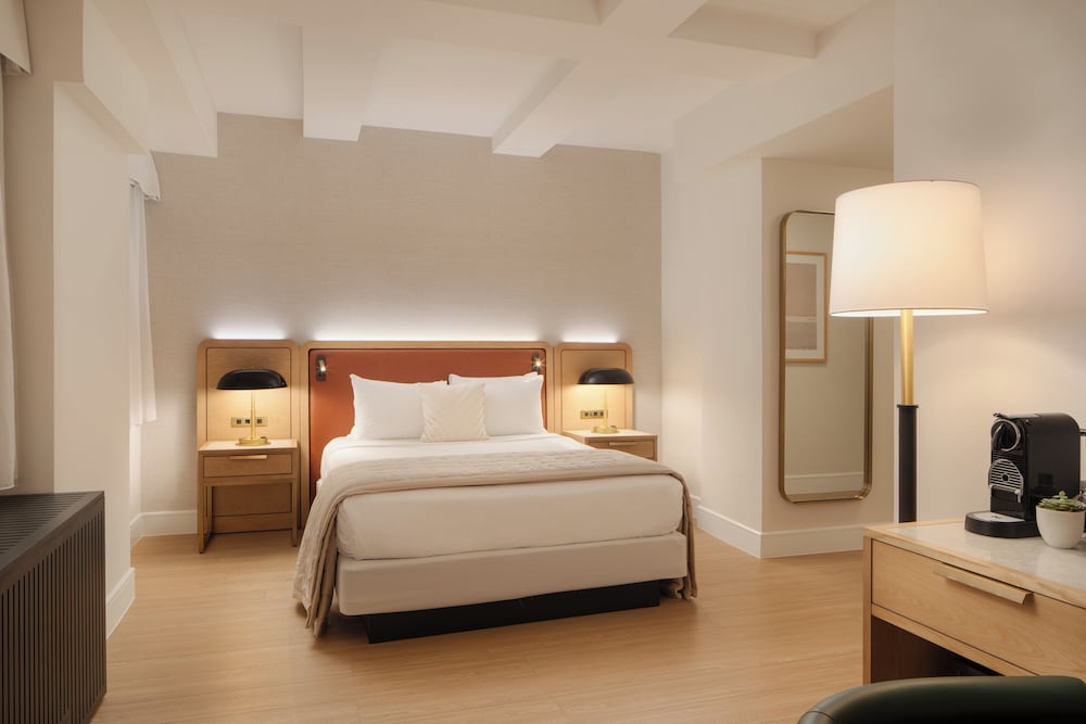 Aura Hotel Times Square — Hotel rooms in New York City, New York State