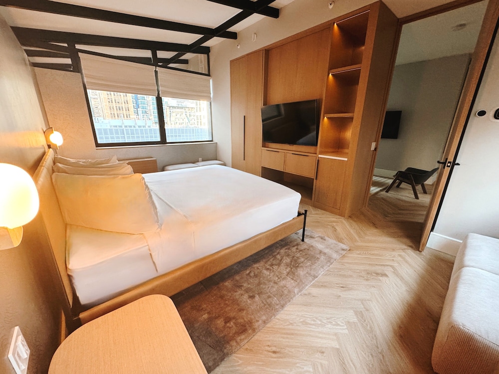 Aura Hotel Times Square — Hotel rooms in New York City, New York State