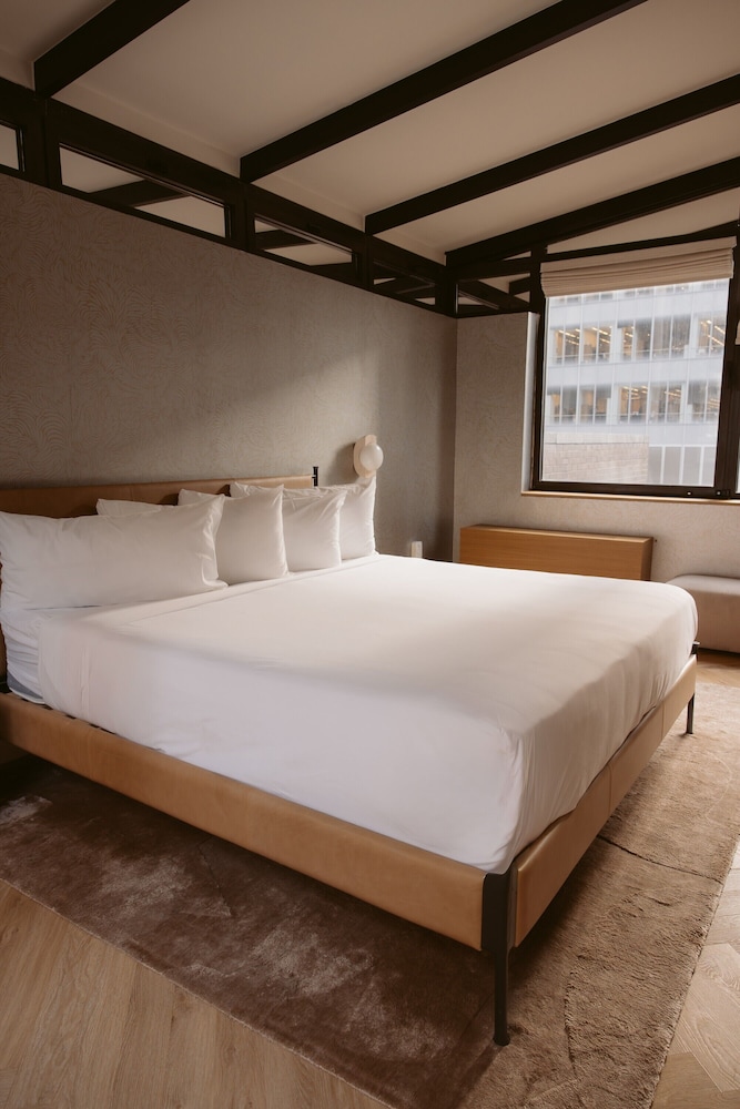 Aura Hotel Times Square — Hotel rooms in New York City, New York State
