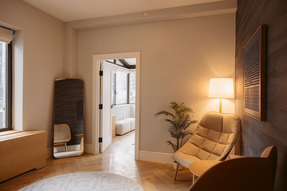 Aura Hotel Times Square — Hotel rooms in New York City, New York State