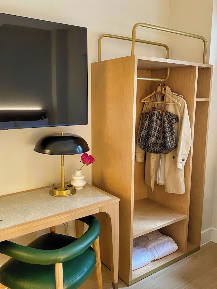 Aura Hotel Times Square — Hotel rooms in New York City, New York State