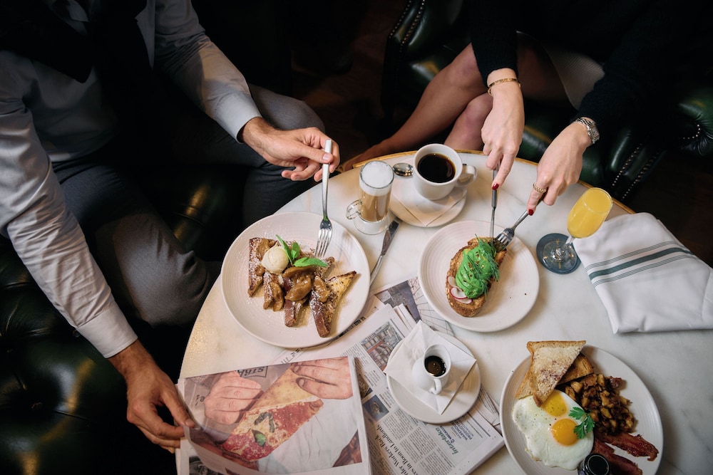 Aura Hotel Times Square — Restaurant & bars in New York City, New York State