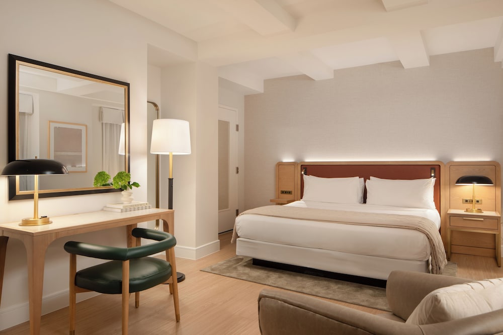 Aura Hotel Times Square — Hotel rooms in New York City, New York State
