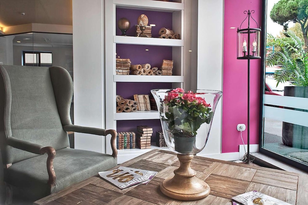 Hotel Caravel — Hotel rooms in Rome, Lazio