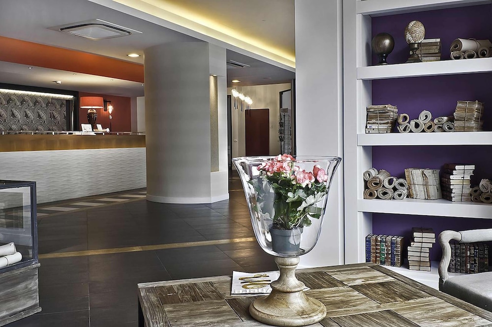 Hotel Caravel — Hotel building in Rome, Lazio