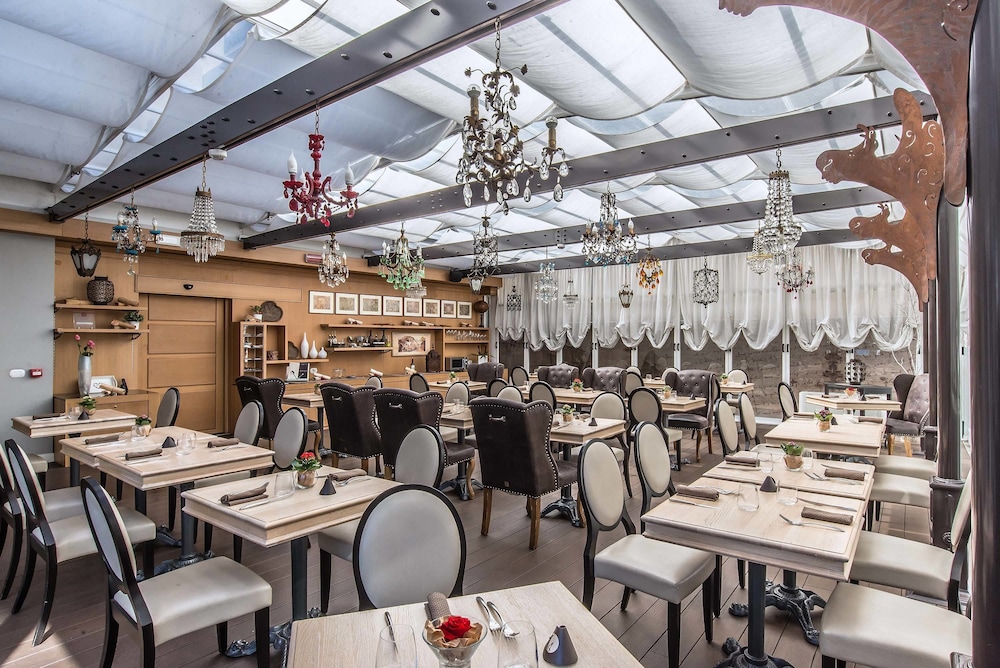 Hotel Caravel — Restaurant & bars in Rome, Lazio