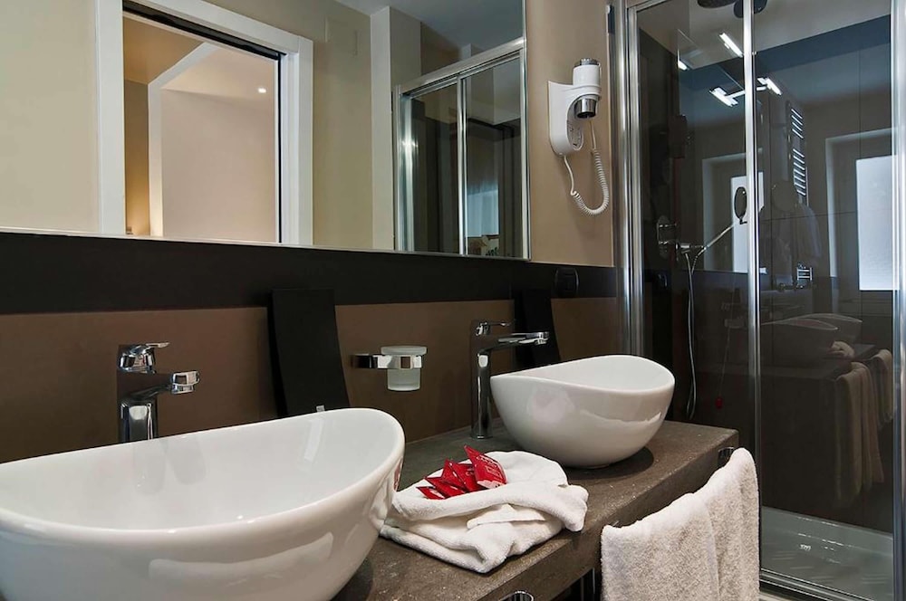Hotel Caravel — Hotel rooms in Rome, Lazio