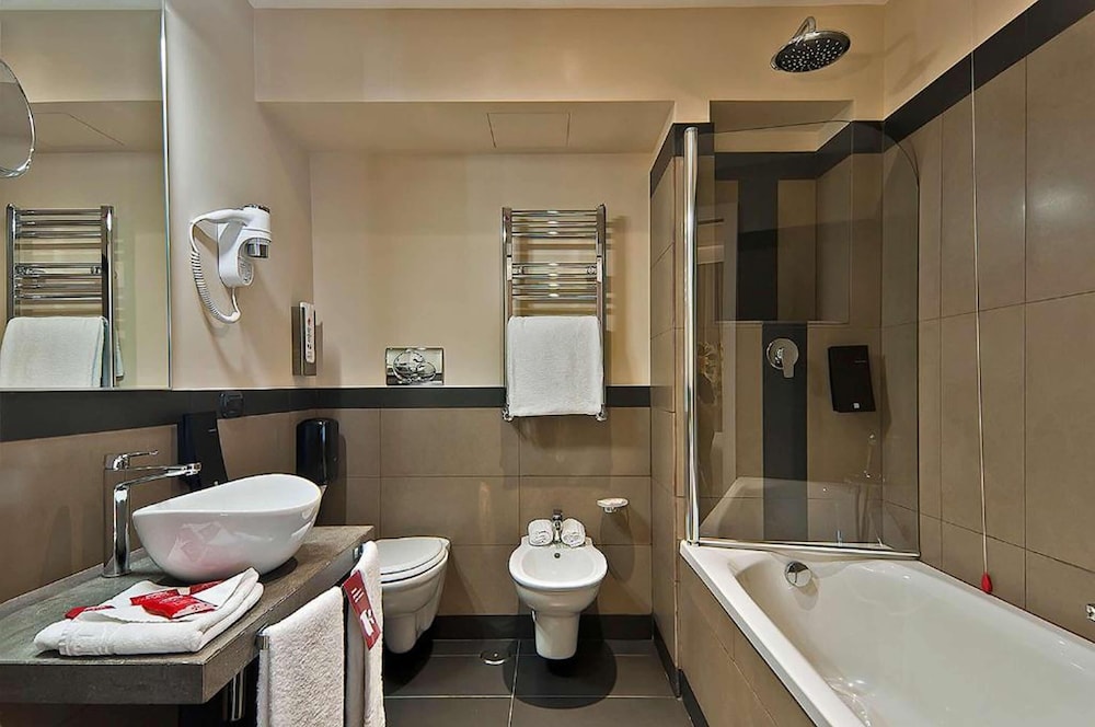 Hotel Caravel — Hotel rooms in Rome, Lazio