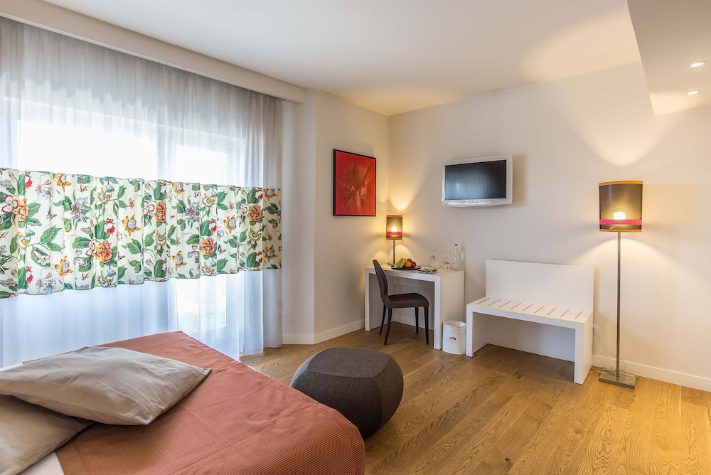 Hotel Caravel — Hotel rooms in Rome, Lazio
