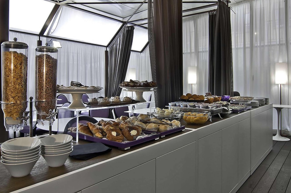 Hotel Caravel — Restaurant & bars in Rome, Lazio