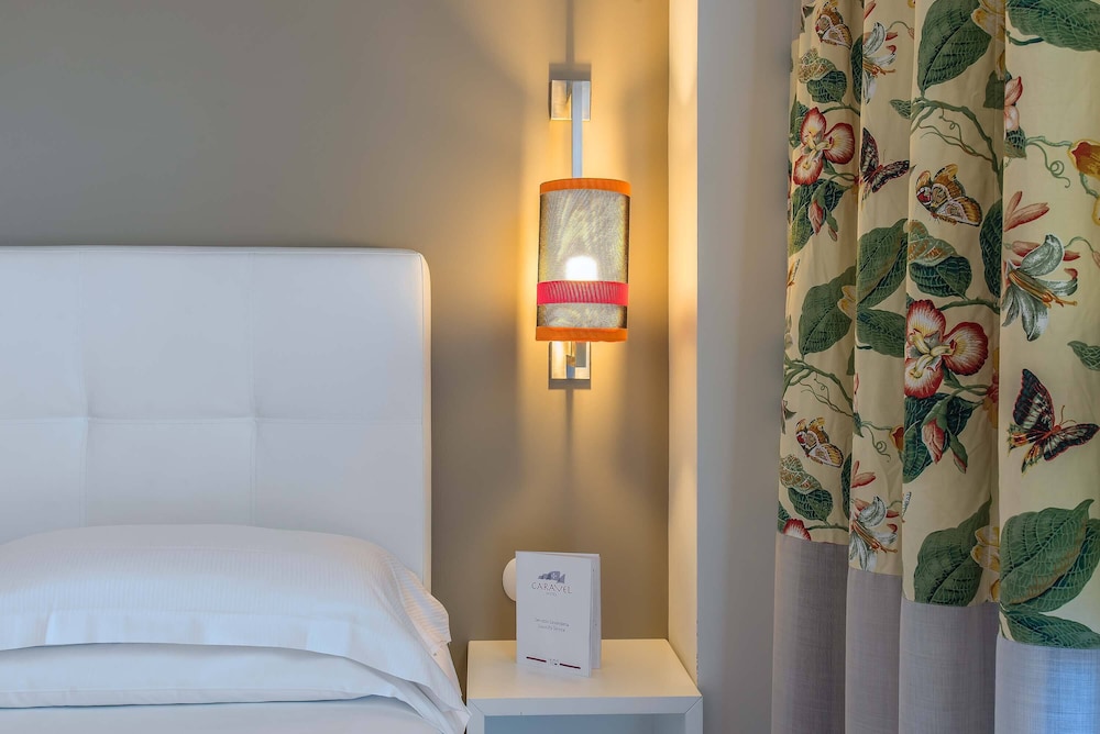 Hotel Caravel — Hotel rooms in Rome, Lazio