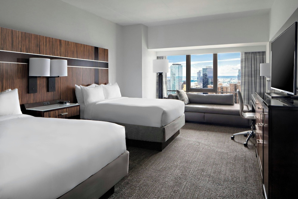 New York Marriott Marquis — Hotel rooms in New York City, New York State