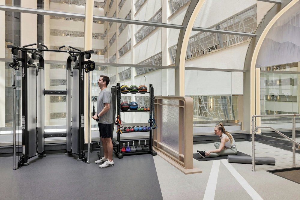 New York Marriott Marquis — Sports & recreation in New York City, New York State