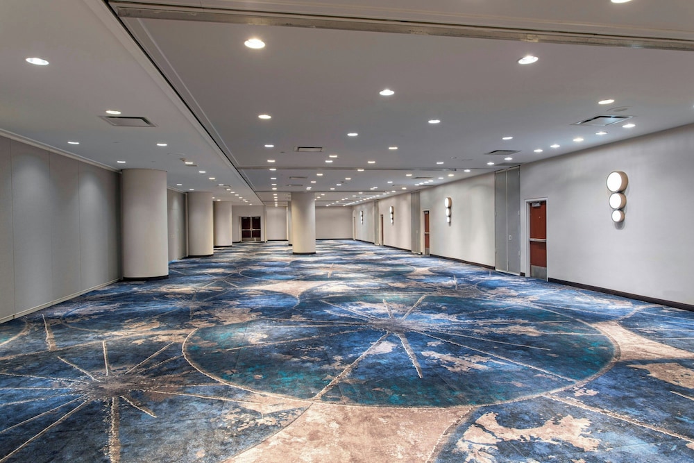 New York Marriott Marquis — Hotel building in New York City, New York State
