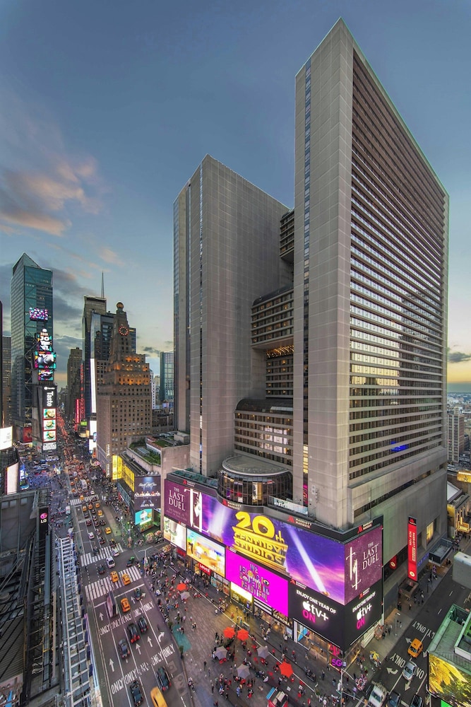 New York Marriott Marquis — Hotel building in New York City, New York State