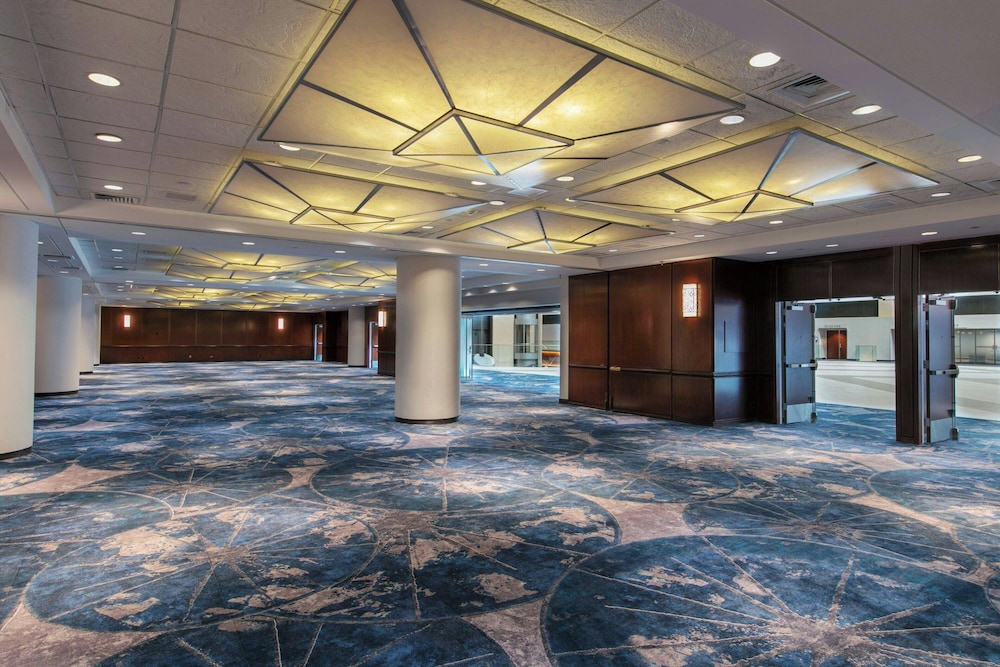 New York Marriott Marquis — Hotel building in New York City, New York State
