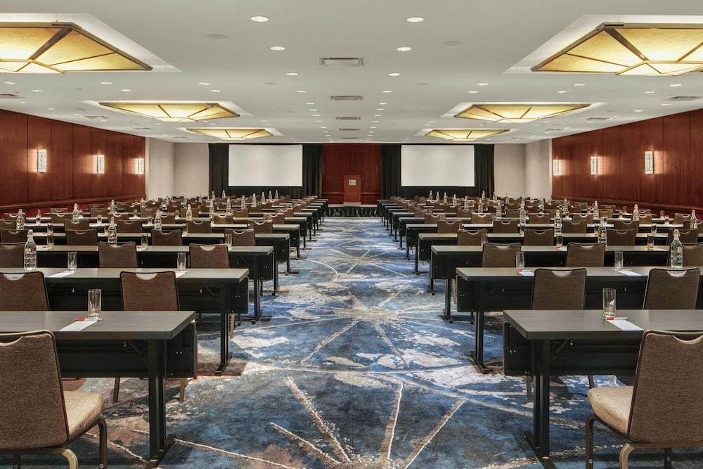 New York Marriott Marquis — Hotel building in New York City, New York State