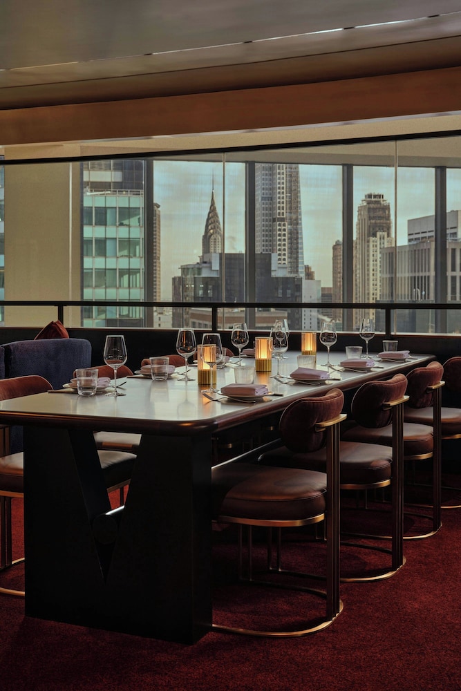 New York Marriott Marquis — Restaurant & bars in New York City, New York State