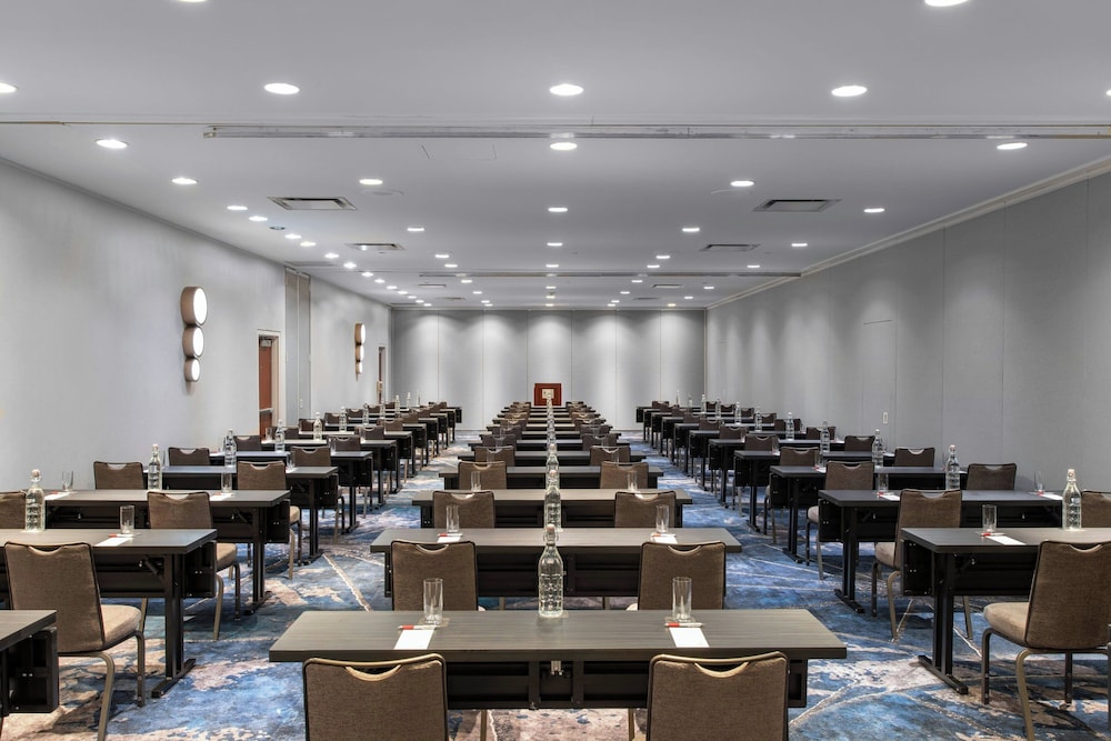 New York Marriott Marquis — Hotel building in New York City, New York State
