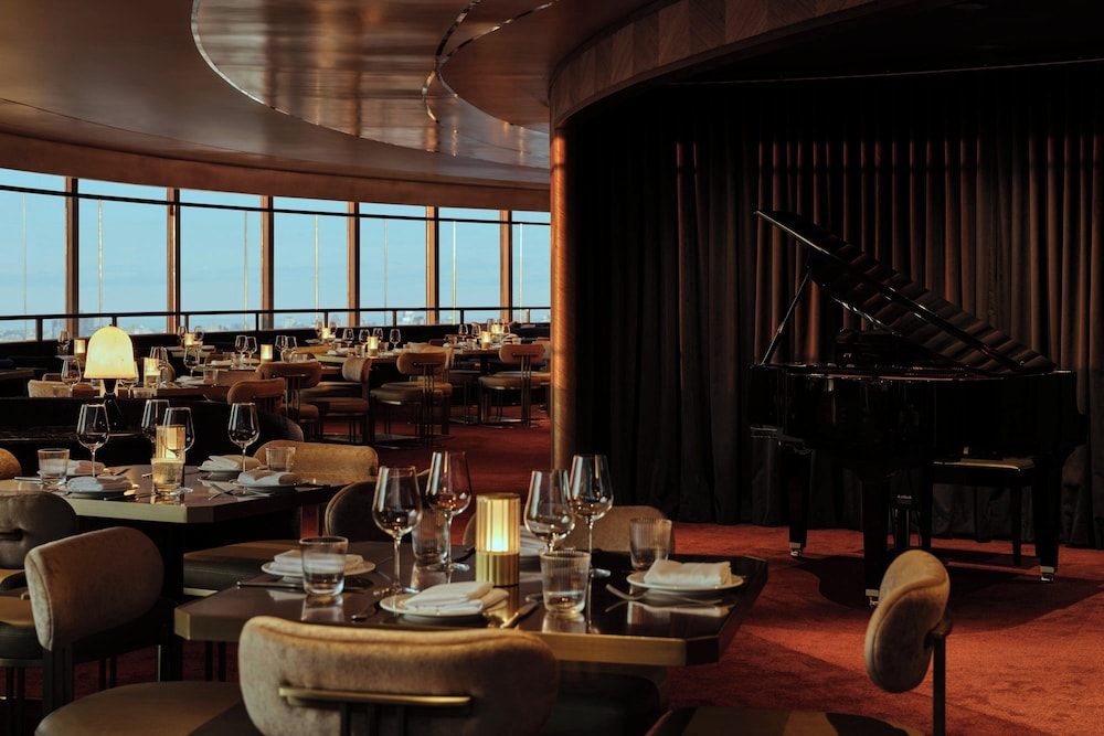 New York Marriott Marquis — Restaurant & bars in New York City, New York State