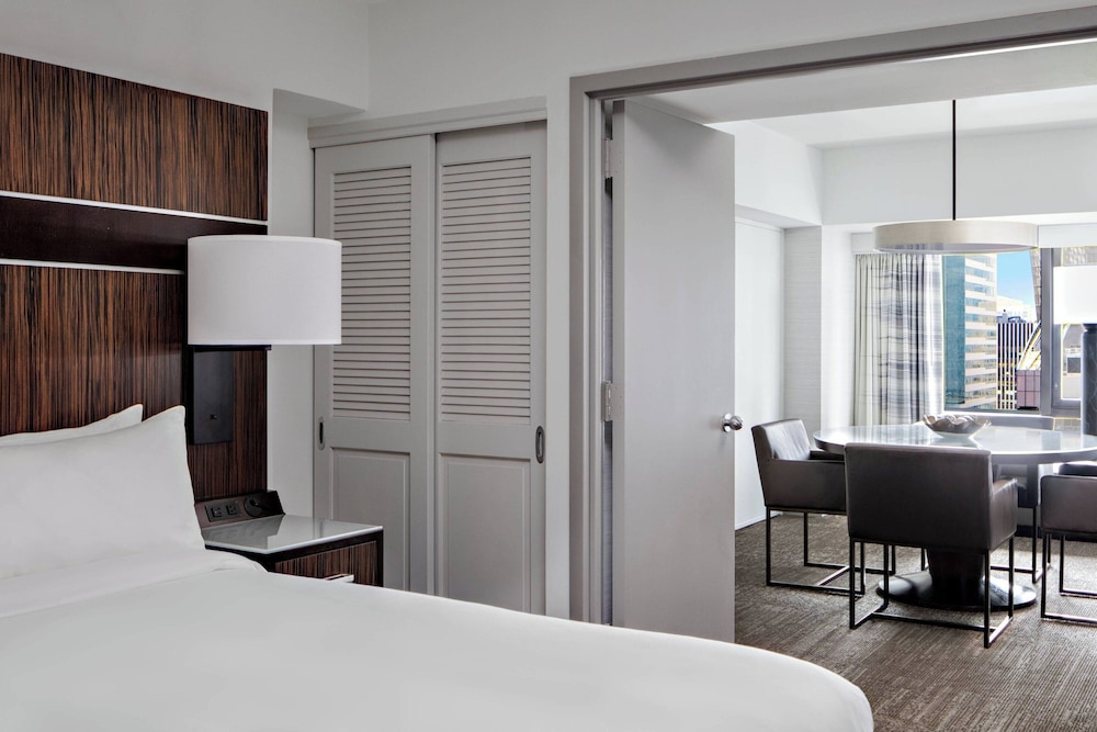 New York Marriott Marquis — Hotel rooms in New York City, New York State