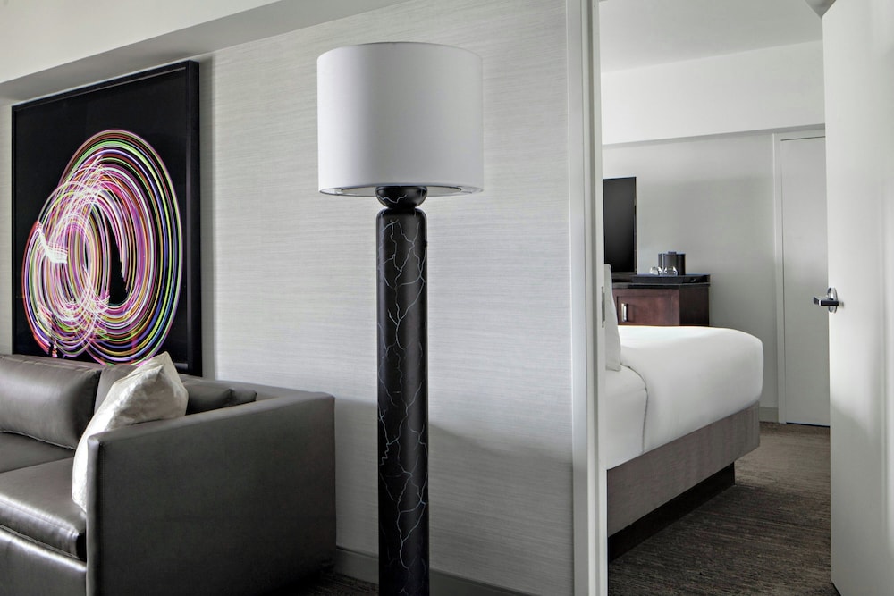 New York Marriott Marquis — Hotel rooms in New York City, New York State