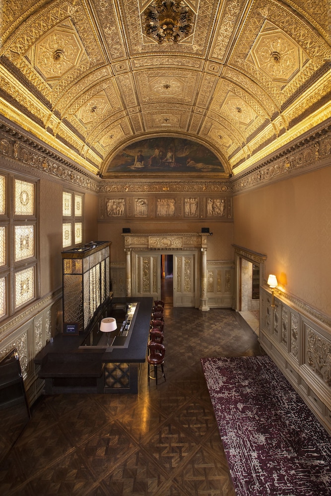Lotte New York Palace — Restaurant & bars in New York City, New York State