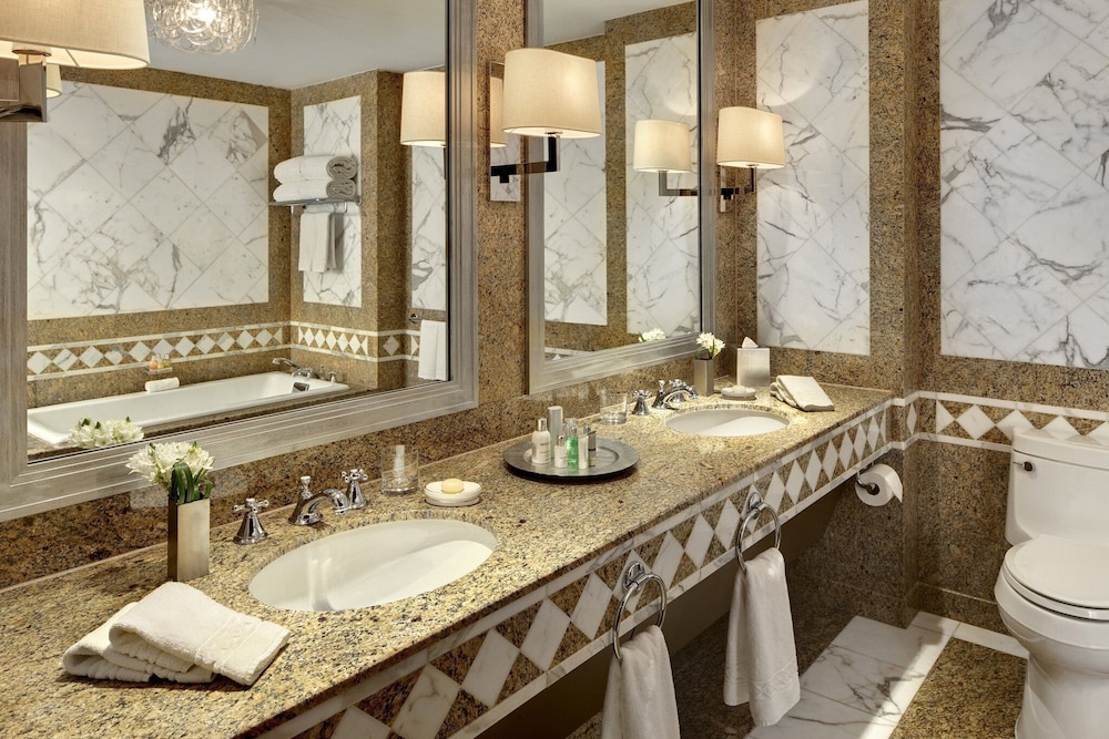 Lotte New York Palace — Hotel rooms in New York City, New York State