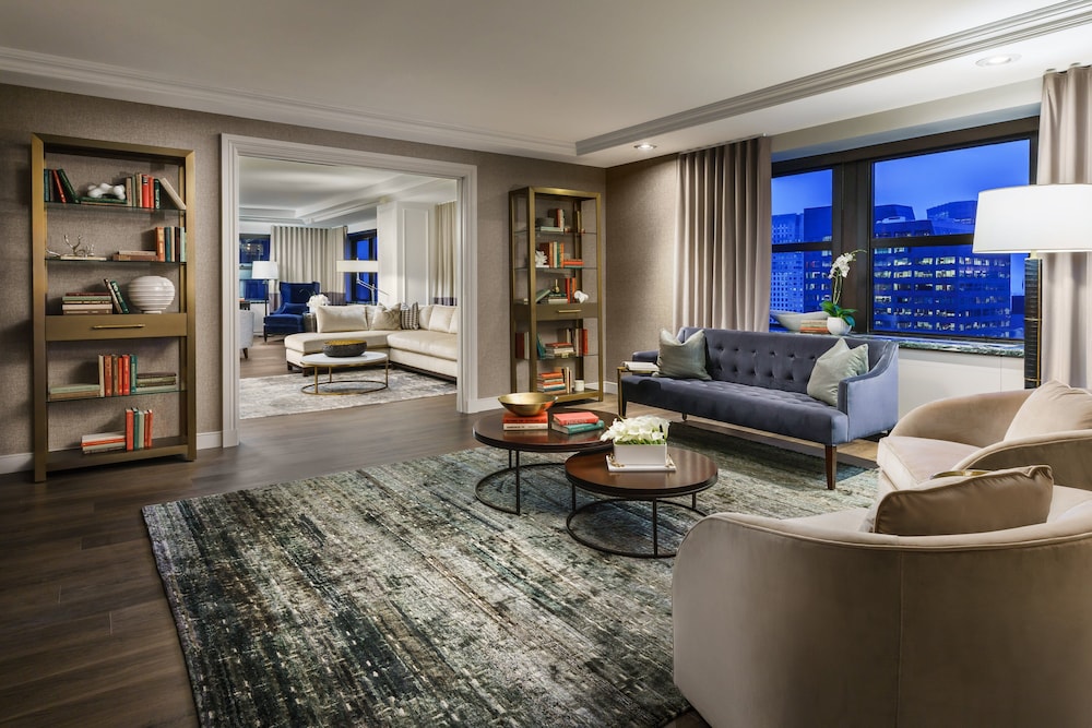 Lotte New York Palace — Hotel rooms in New York City, New York State