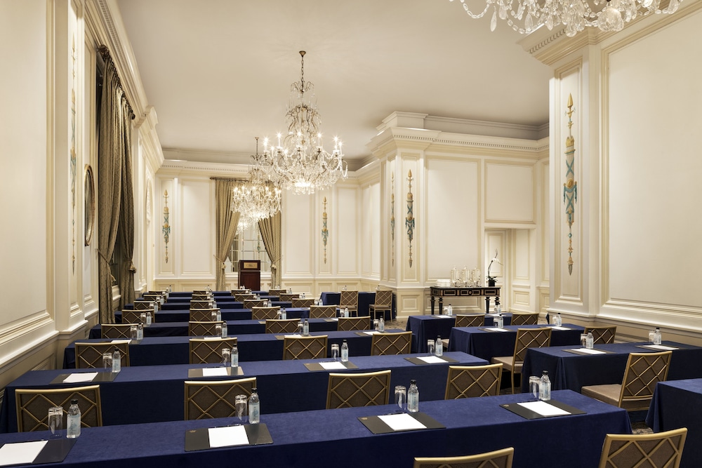 Lotte New York Palace — Hotel building in New York City, New York State