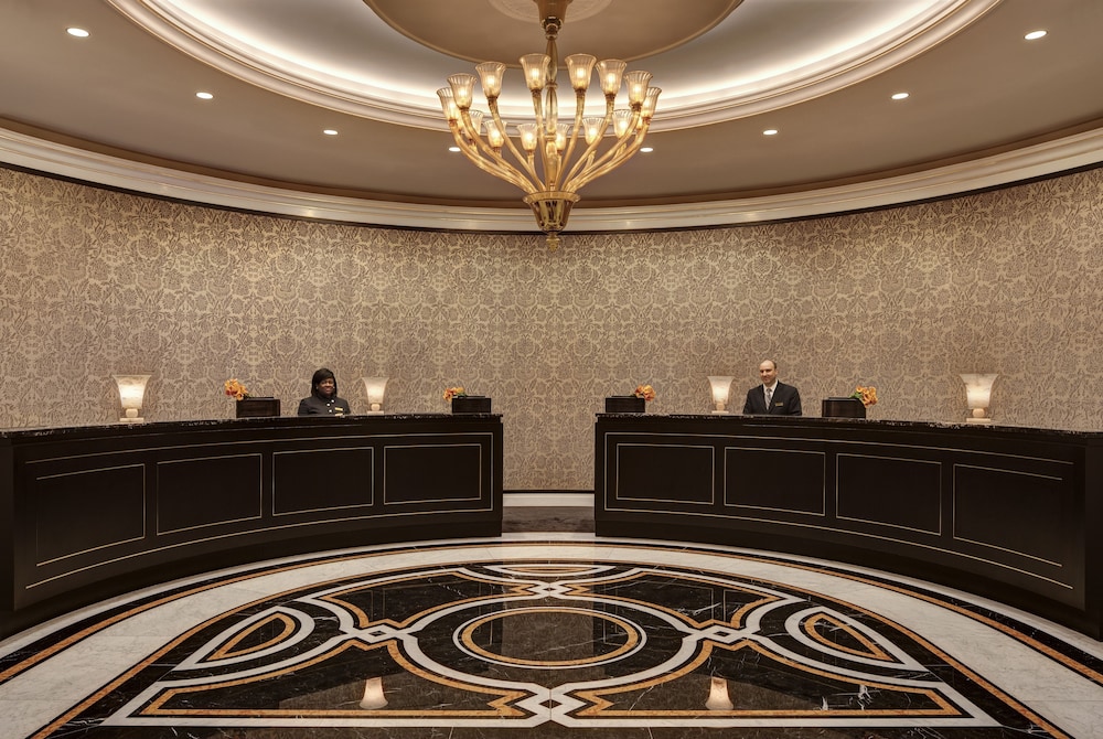 Lotte New York Palace — Hotel building in New York City, New York State
