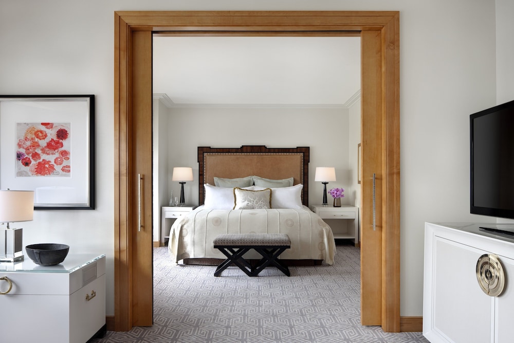Lotte New York Palace — Hotel rooms in New York City, New York State