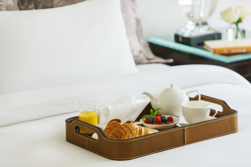 Lotte New York Palace — Hotel rooms in New York City, New York State