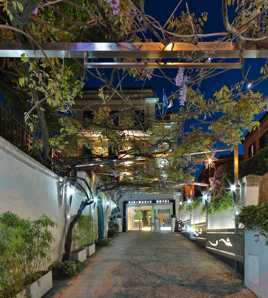 Best Western Cinemusic Hotel — Hotel building in Rome, Lazio