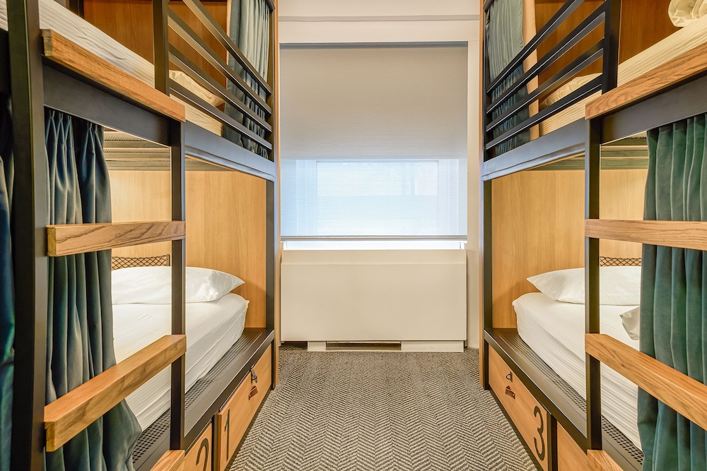 Paramount Times Square – A Generator Hotel — Hotel rooms in New York City, New York State