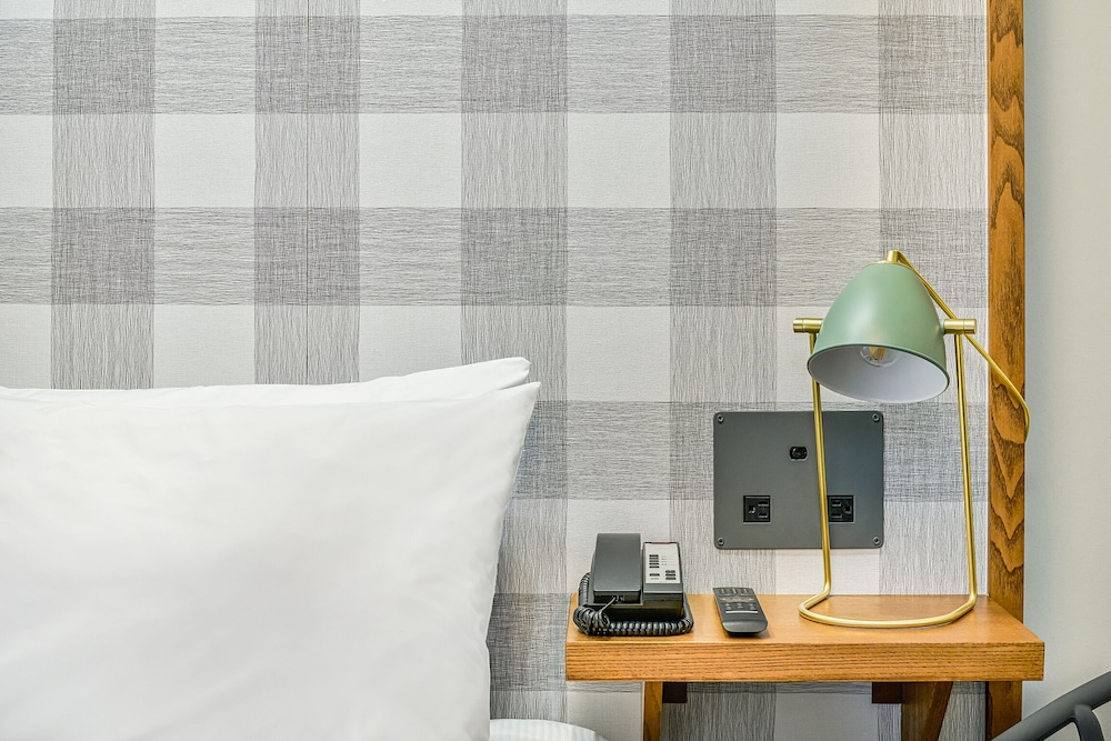 Paramount Times Square – A Generator Hotel — Hotel rooms in New York City, New York State