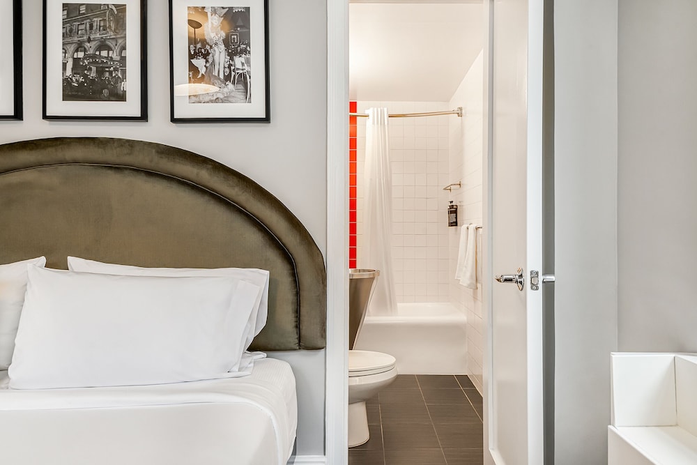 Paramount Times Square – A Generator Hotel — Hotel rooms in New York City, New York State