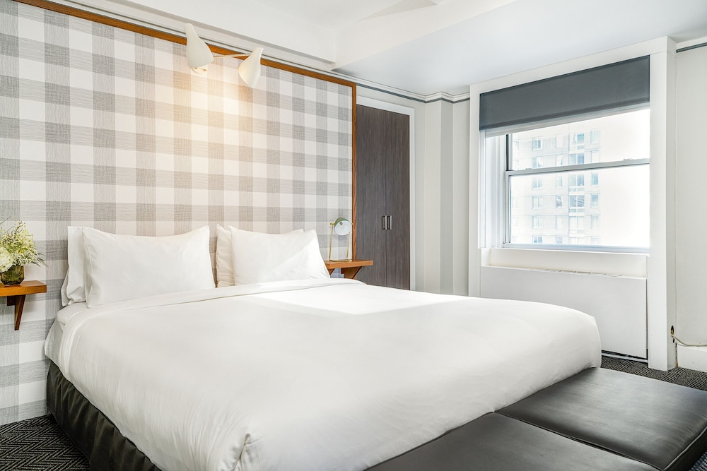 Paramount Times Square – A Generator Hotel — Hotel rooms in New York City, New York State