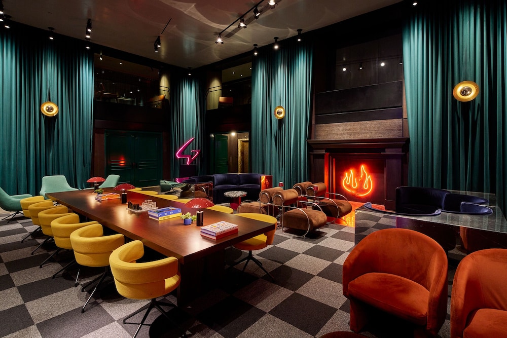 Paramount Times Square – A Generator Hotel — Restaurant & bars in New York City, New York State