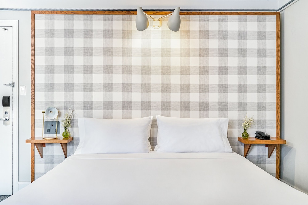 Paramount Times Square – A Generator Hotel — Hotel rooms in New York City, New York State