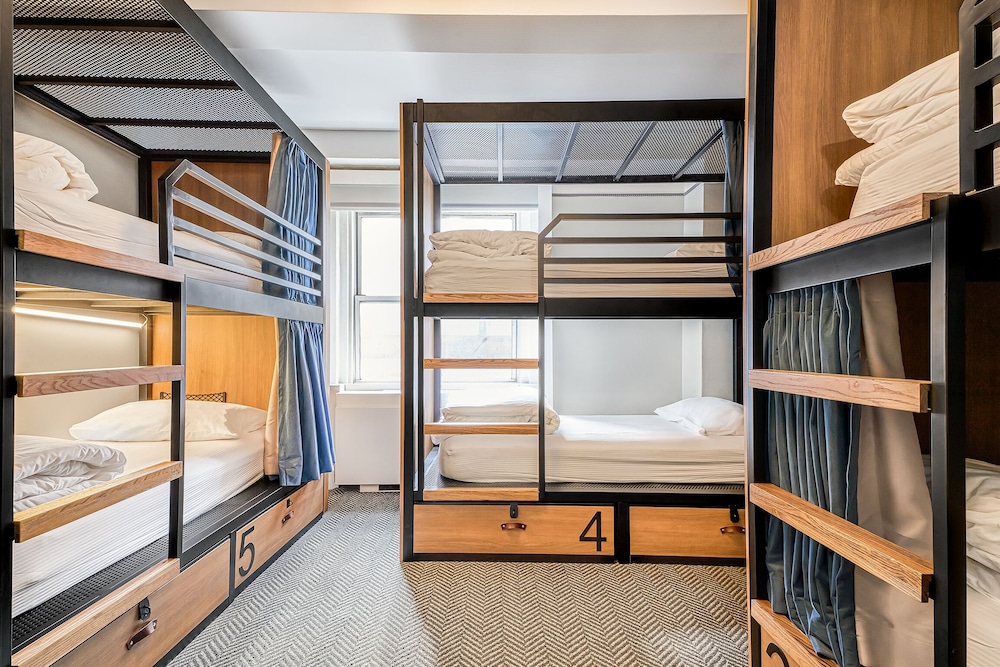 Paramount Times Square – A Generator Hotel — Hotel rooms in New York City, New York State