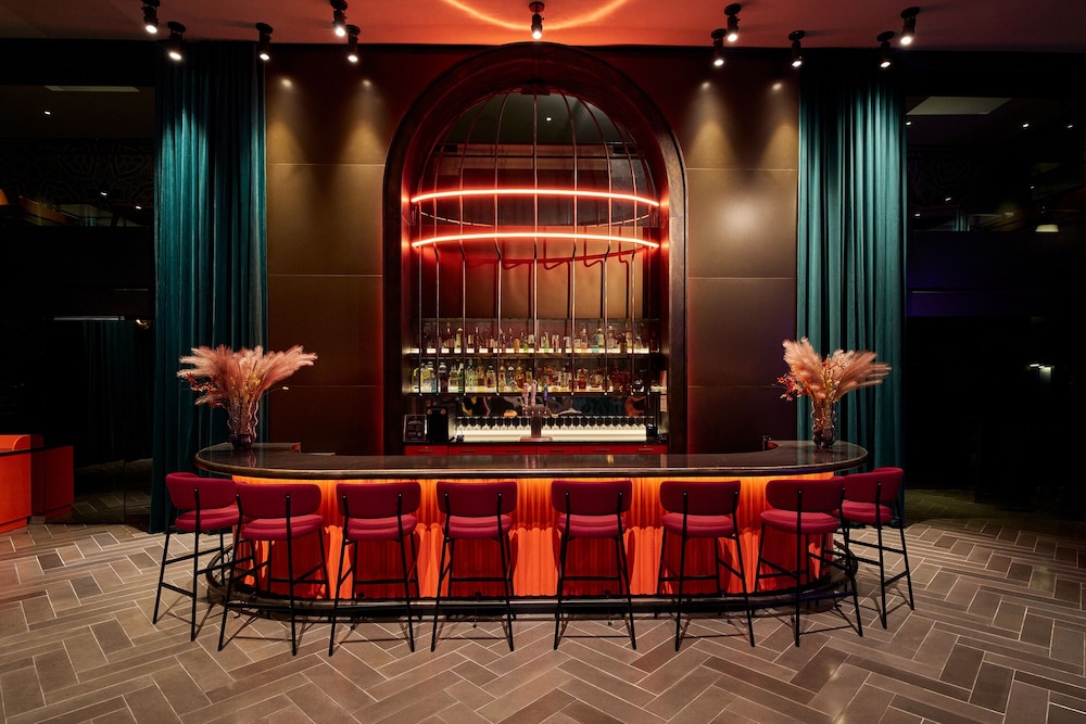 Paramount Times Square – A Generator Hotel — Restaurant & bars in New York City, New York State