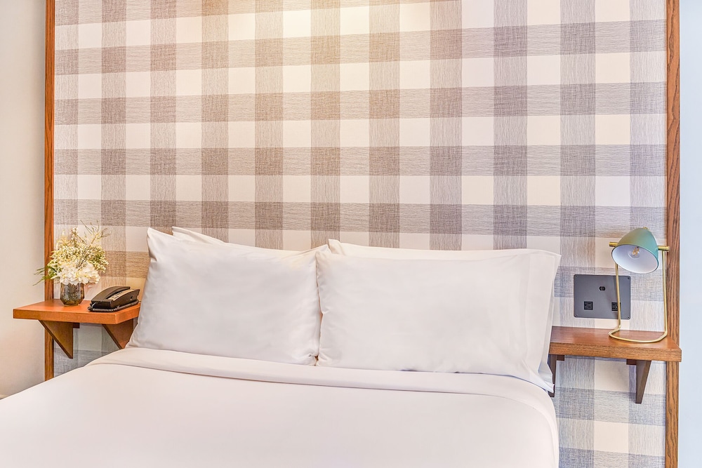 Paramount Times Square – A Generator Hotel — Hotel rooms in New York City, New York State